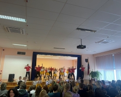 Sokio-ir-teatro-bureliu-sventinis-koncertas-teveliams-3